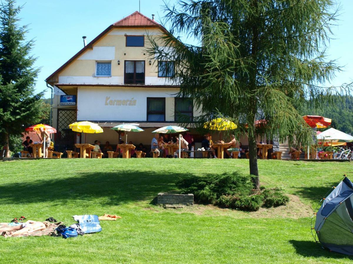 Hotel Kormoran Zlenice Exterior foto
