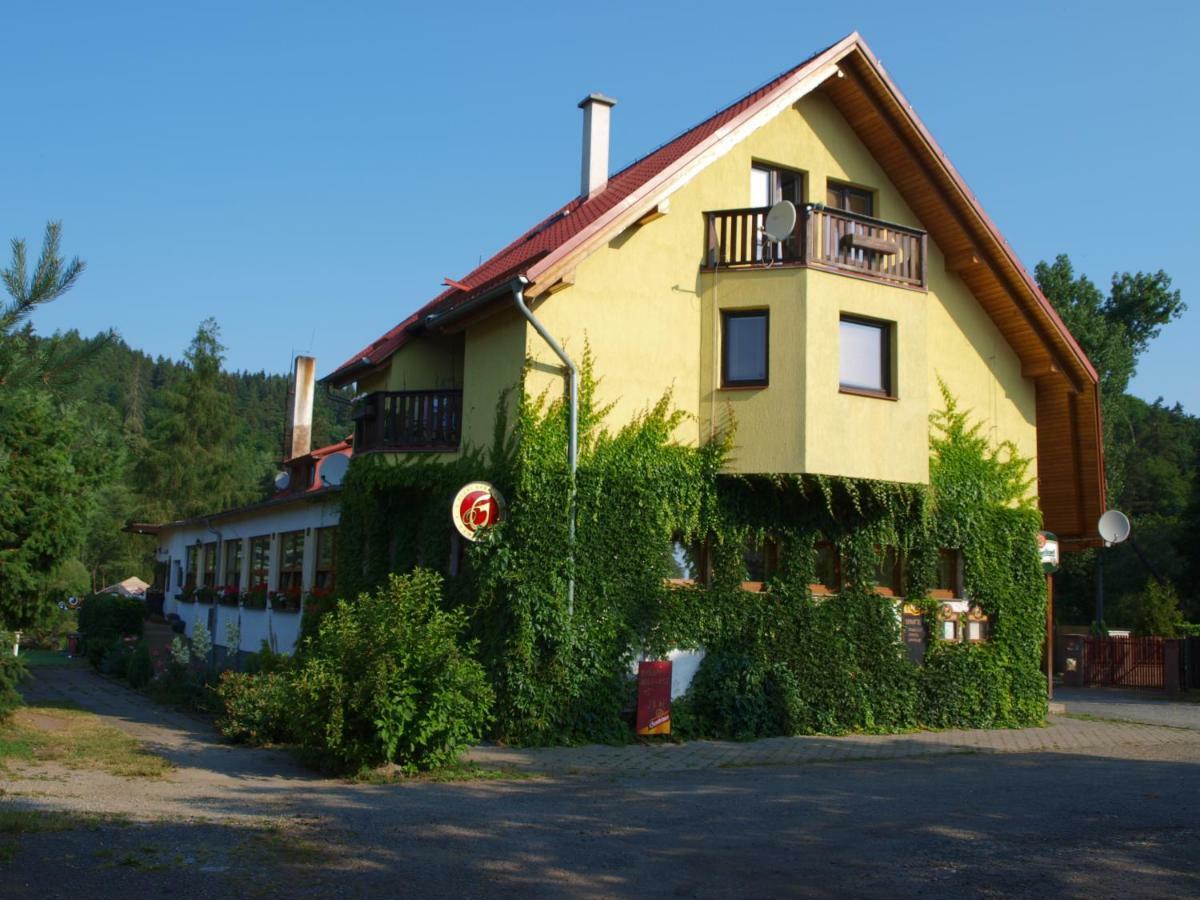 Hotel Kormoran Zlenice Exterior foto